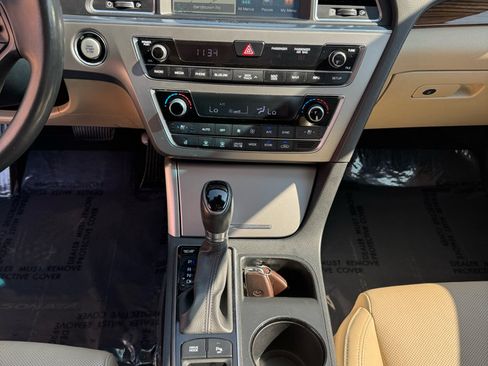 Used 2016 Hyundai Sonata Limited w/ Option Group 02 image 32