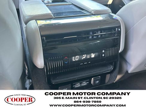Used 2022 Jeep Wagoneer Series I RWD image 23