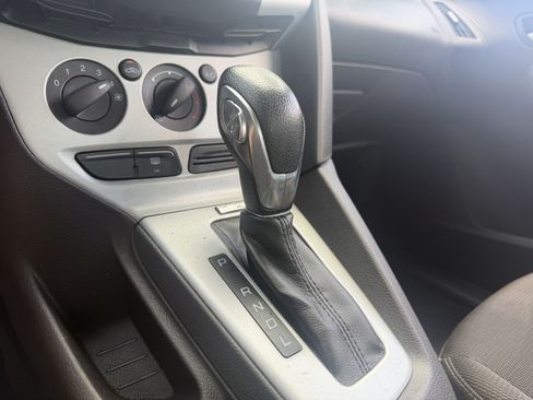 Used 2014 Ford Focus SE FWD image 36