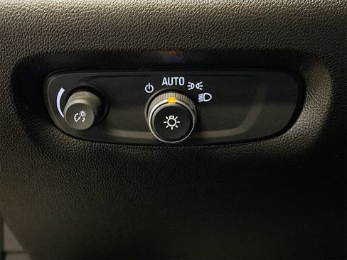 Used 2023 Chevrolet Traverse LT image 10