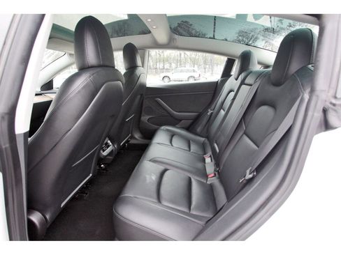 Used 2023 Tesla Model 3 Standard Range image 10