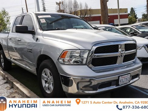 Used 2017 RAM 1500 Classic SLT image 1
