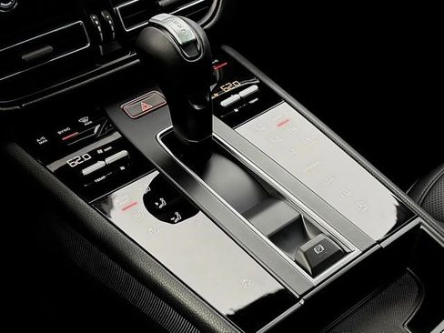 New 2026 Porsche Macan image 23