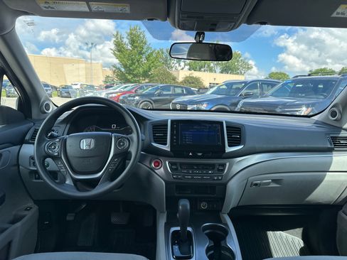 Used 2017 Honda Pilot EX image 17