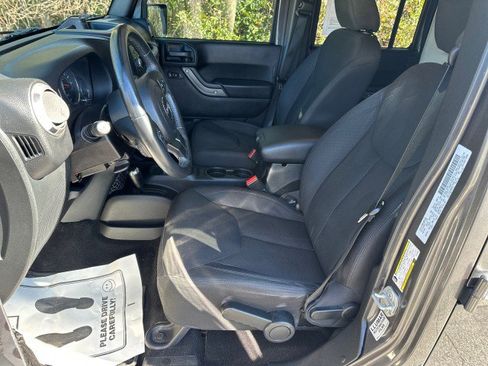 Used 2016 Jeep Wrangler Unlimited Sport image 12