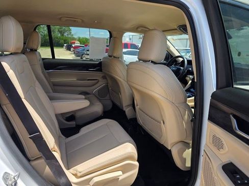 Used 2021 Jeep Grand Cherokee L Limited AWD/4WD image 13