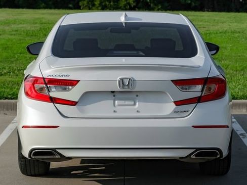Used 2019 Honda Accord Sport image 10