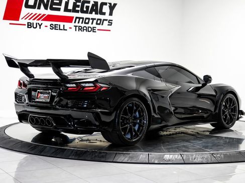 Used 2026 Chevrolet Corvette ZR1 w/ ZR1 Carbon Fiber Aero Package RWD image 10