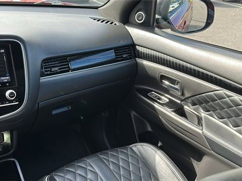 Used 2022 Mitsubishi Outlander GT image 27