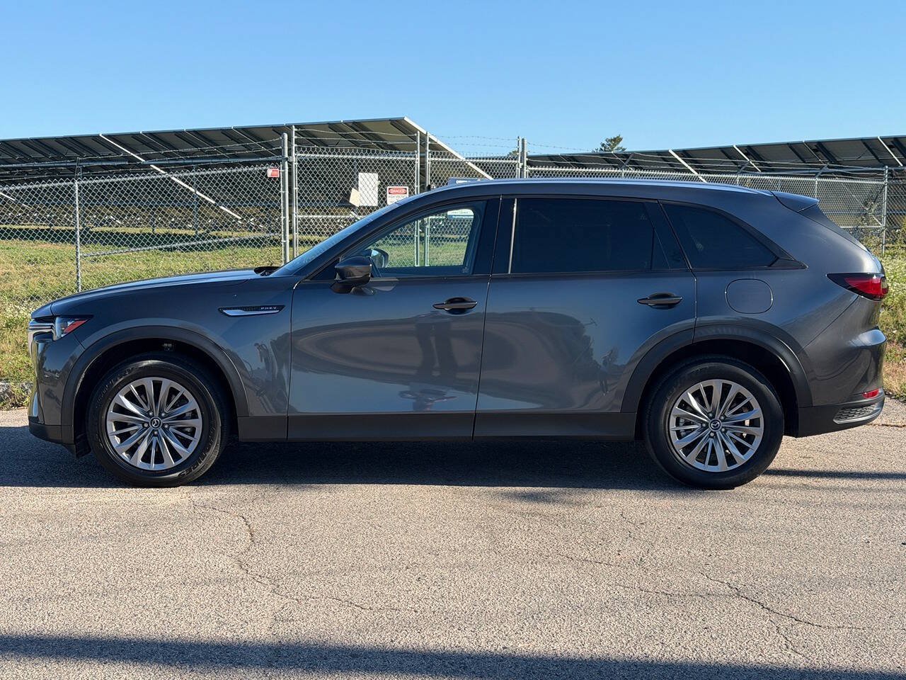 Used 2024 MAZDA CX-90 Plug-In Hybrid w/ Preferred AWD/4WD image 2