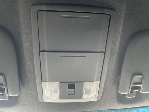 Used 2015 Ford F250 Platinum w/ FX4 Off-Road Package image 33