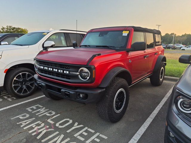 Certified 2022 Ford Bronco Black Diamond w/ Sasquatch Package AWD/4WD image 3