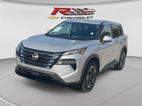 Used 2025 Nissan Rogue SV FWD image 1