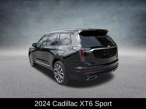 Used 2024 Cadillac XT6 Sport w/ Technology Package image 3