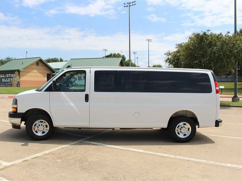Used 2025 Chevrolet Express 3500 LT w/ LT Preferred Equipment Group RWD image 1