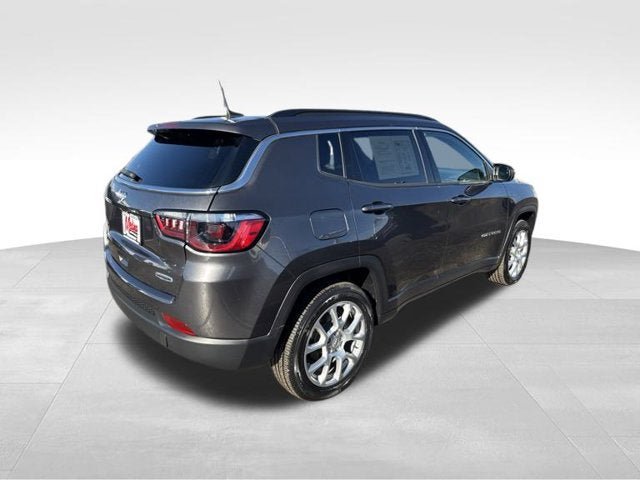 Used 2023 Jeep Compass Latitude AWD/4WD image 4