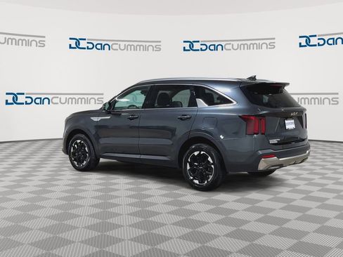 Used 2024 Kia Sorento S AWD/4WD image 7