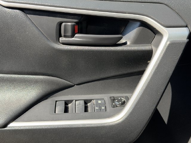 Used 2019 Toyota RAV4 LE w/ All Weather Liner Package FWD image 21