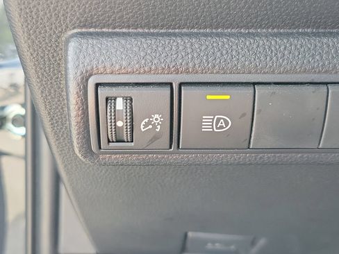 Used 2025 Toyota Corolla LE FWD image 30