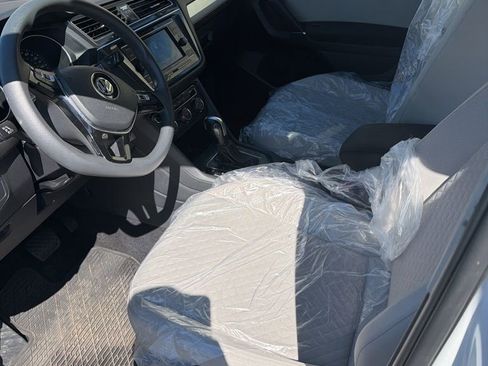 Used 2020 Volkswagen Tiguan S image 1