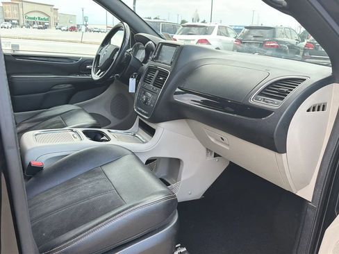 Used 2019 Dodge Grand Caravan SXT w/ Driver Convenience Group FWD image 85