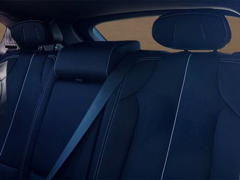 New 2025 Cadillac Optiq Luxury 2 w/ LPO, Floor Liner Package image 21