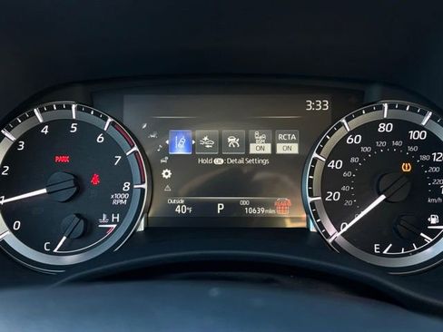 Used 2024 Toyota Highlander LE image 29