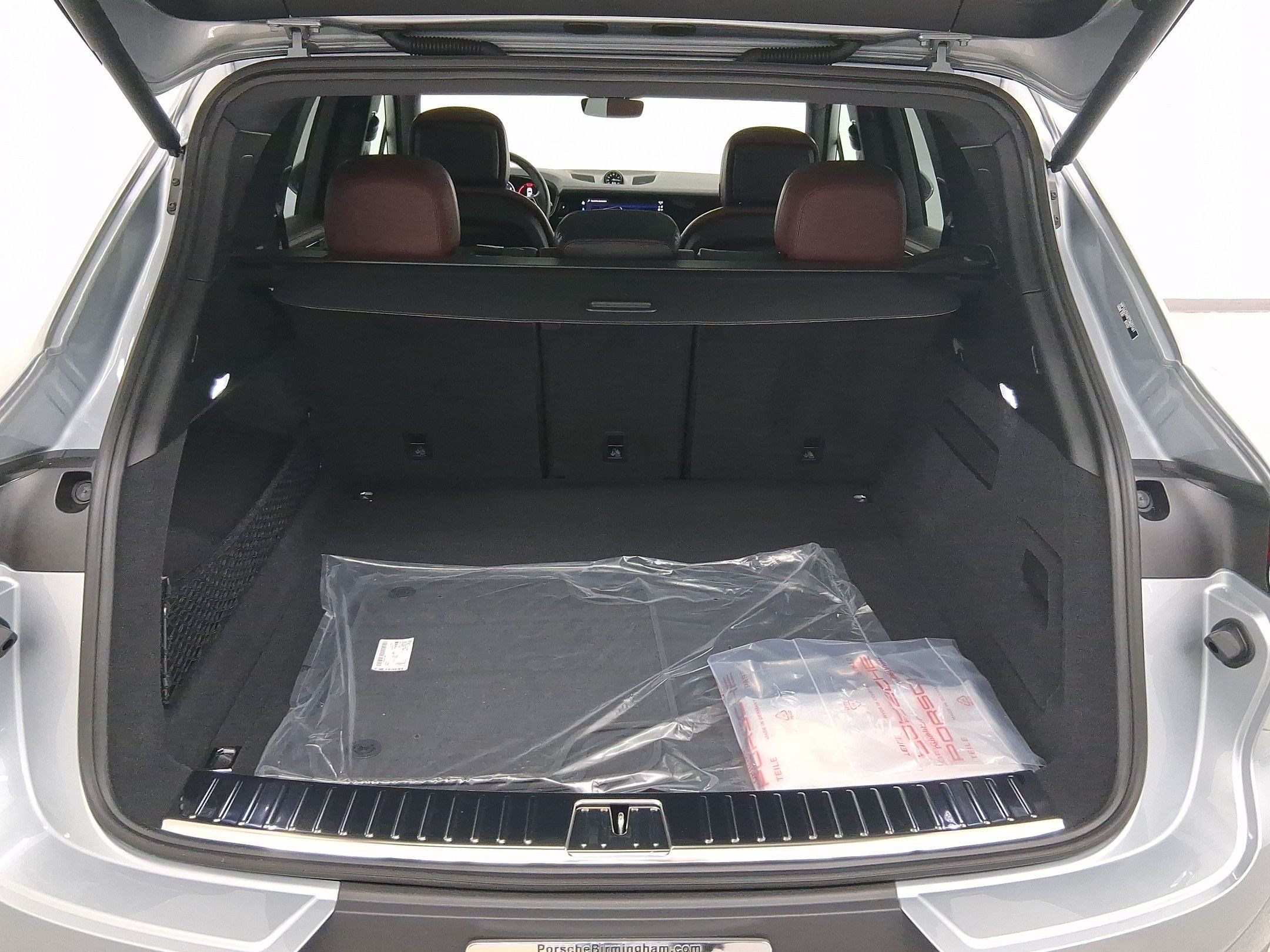 Used 2026 Porsche Cayenne AWD/4WD image 26