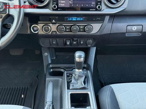 Used 2021 Toyota Tacoma TRD Off-Road image 18