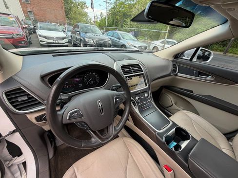 Used 2016 Lincoln MKX Reserve w/ Climate Package AWD/4WD image 22