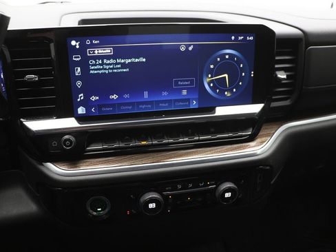 Used 2023 Chevrolet Silverado 1500 LT image 28