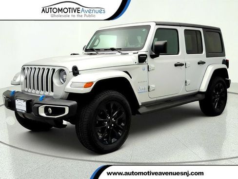 Used 2023 Jeep Wrangler Unlimited Sahara w/ Cold Weather Group AWD/4WD image 1