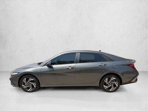Used 2025 Hyundai Elantra Sport FWD image 8