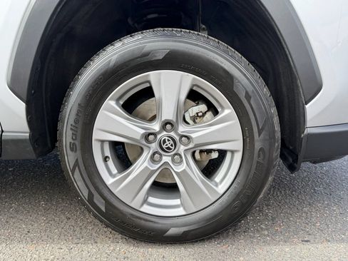 Used 2024 Toyota RAV4 XLE FWD image 11