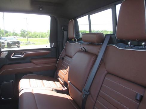 New 2026 GMC Sierra 3500 Denali Ultimate AWD/4WD image 14