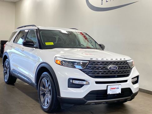 New 2023 Ford Explorer XLT w/ Equipment Group 202A AWD/4WD image 2