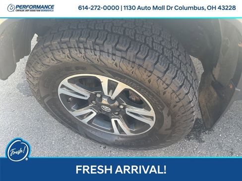 Used 2017 Toyota Tacoma TRD Sport image 10