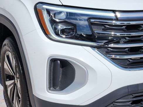 Used 2024 Volkswagen Atlas SE FWD image 10