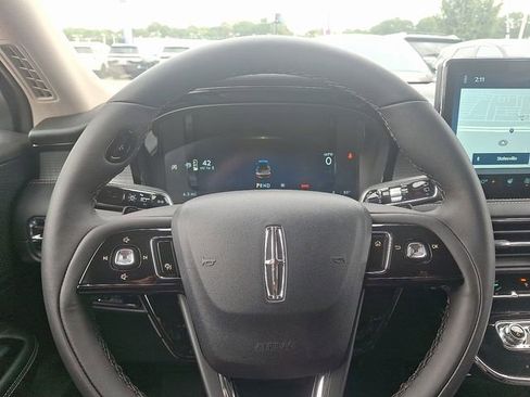 New 2026 Lincoln Corsair Premiere image 9