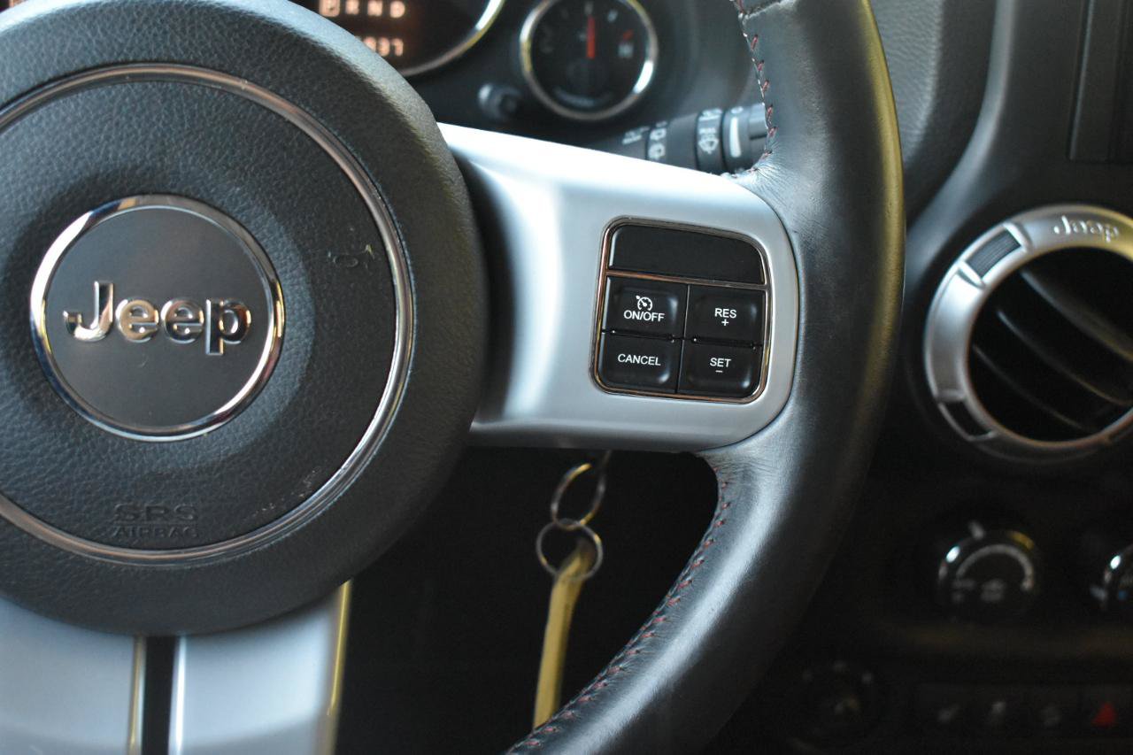 Used 2013 Jeep Wrangler Unlimited Rubicon AWD/4WD image 29