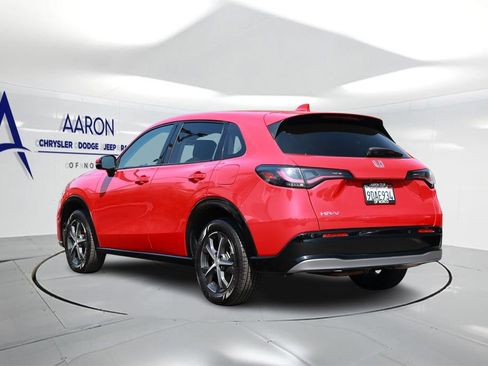 Used 2023 Honda HR-V EX-L image 2