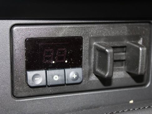 Used 2024 Nissan Armada SL image 53