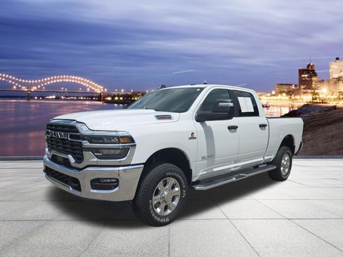 Used 2025 RAM 2500 Big Horn AWD/4WD image 1