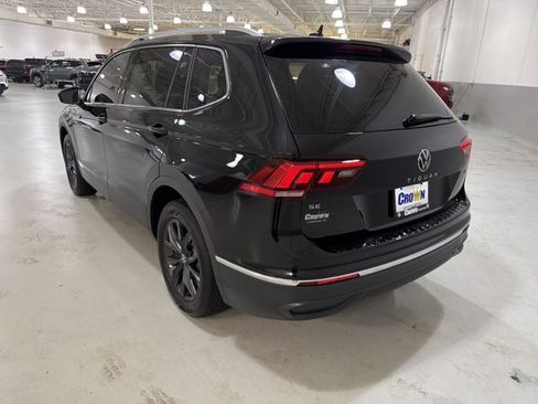 Certified 2024 Volkswagen Tiguan SE w/ Panoramic Sunroof Package AWD/4WD image 6