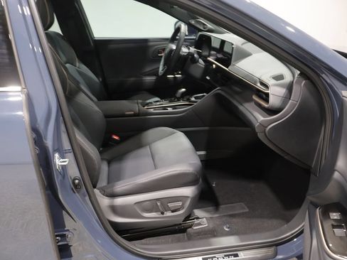 Used 2026 Toyota Crown Platinum AWD/4WD image 22