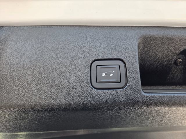 Certified 2024 Chevrolet Equinox EV LT w/ LPO, Blackout Package FWD image 12