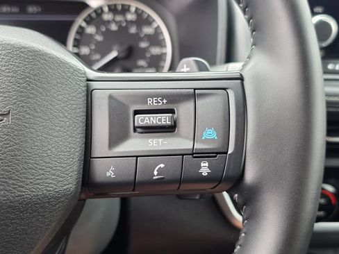 Used 2025 Nissan Rogue SV FWD image 24