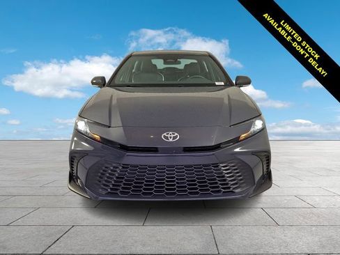Certified 2025 Toyota Camry SE FWD image 3