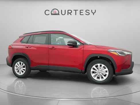 New 2025 Toyota Corolla Cross LE image 27