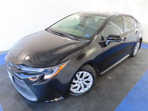 Used 2026 Toyota Corolla LE FWD image 4